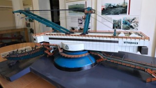 Unikátní model korečkového rypadla KU 5000. Foto: Sev.en Česká energie