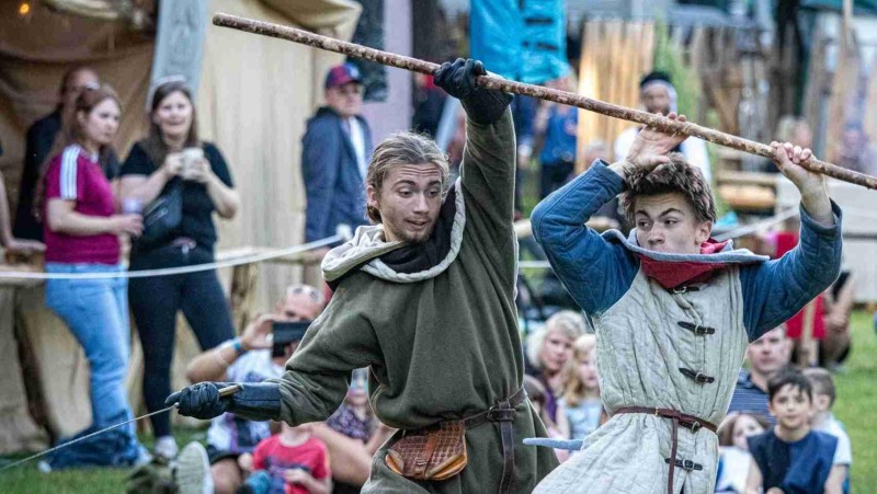 Nebudou chybět různ&eacute; souboje se zbraněmi. Foto: archiv z&aacute;mku
