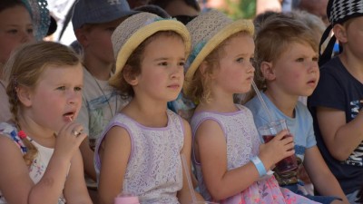 FOTO: Žatecký festival Loutková zahrada přilákal čtyři stovky diváků