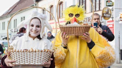 OBRAZEM: V Podbořanech se konal tradiční masopust. Pohádkový průvod si nenechaly ujít desítky lidí v maskách a kostýmech