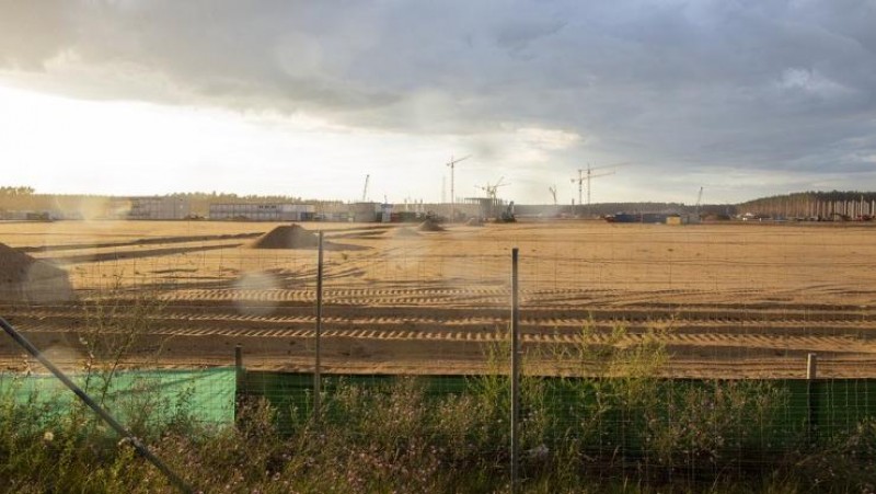 Gigafactory by potřebovala hodně místa. Takto to vypadalo na začátku stavby továrny na baterie u Berlína. Foto: CC0