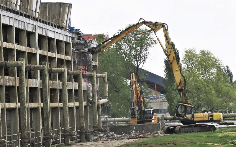 Demolice chladicích věží. Foto: ČEZ