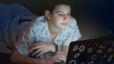 Kyber&scaron;ikana, manipulace i fale&scaron;n&iacute; kamar&aacute;di: Nebezpeč&iacute; online světa roste. Policie rad&iacute;, jak děti chr&aacute;nit