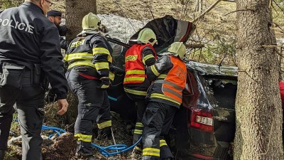 V minulém týdnu došlo na silnicích v kraji k téměř dvěma stovkám nehod. Jeden člověk zemřel