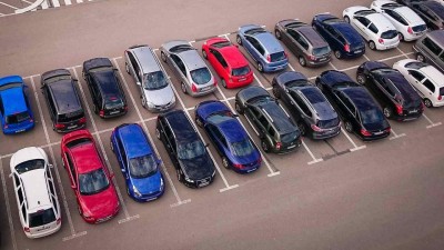 V Lounech vzniká více než sto parkovacích míst