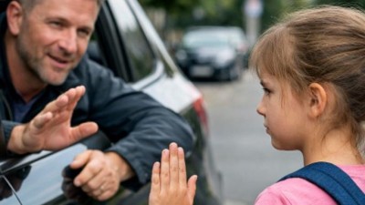 &bdquo;&Uacute;nos&ldquo; jako hloup&yacute; vtip: Mlad&iacute;ci v Postoloprtech l&aacute;kali děti kvůli videu ze soci&aacute;ln&iacute;ch s&iacute;t&iacute;