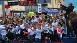 Děti vybíhají do závodu. Zdroj: www.kr-ustecky.cz
