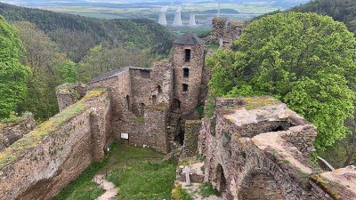 TIP NA VÝLET: Víte, že...Hrad Hasištejn obklopují tragické legendy. Dnes je to oblíbené turistické místo