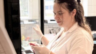 Vedoucí oddělení klinické biochemie, hematologie a imunologie Ing. Marcela Oczkowski, MBA. Foto: Nemocnice Kadaň