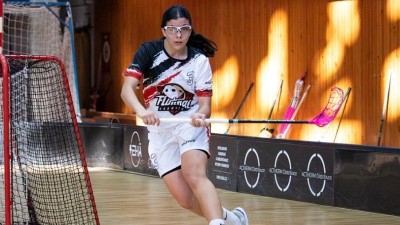 Z t&aacute;tova auta mezi světovou elitu: Florbalistka Eva M&aacute;ria Kamensk&aacute; v&aacute;l&iacute; v Chomutově i v reprezentaci