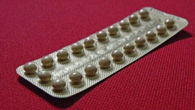 KOMENTÁŘ EKONOMA: Proč jsou dnes ženy vzdělanější než muži? I kvůli vynálezu antikoncepční pilulky