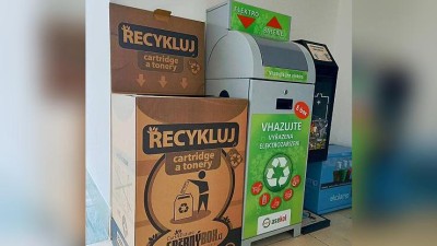 Žatecká radnice podporuje recyklaci. V budovách úřadu jsou nové boxy na ukládání prázdných náplní do tiskáren