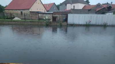 VIDEO: Bouřka v Ústeckém kraji způsobila velké problémy. Na děčínsku museli hasiči evakuovat celý dětský tábor