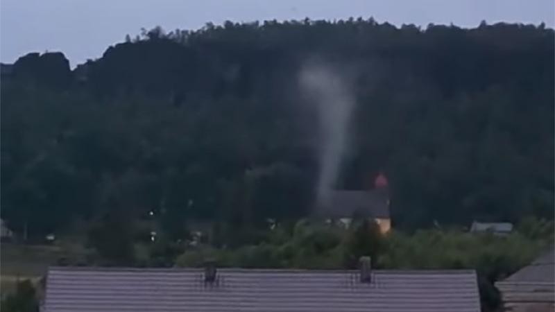 VIDEO: Meteorologové potvrdili výskyt tornáda v našem kraji. Bylo zachyceno i na kameru