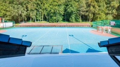Turnaj pro onkoláčky podpoří i sportovci z okolí, v dražbě je také podepsaný dres Jana Kollera