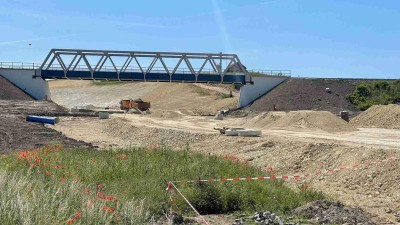 Louny čeká dopravní chaos. Kvůli stavbě dálnice se uzavře výjezd z města na Prahu