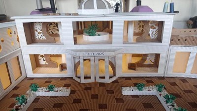 Studenti ze školy gen. F. Fajtla Louny bojují se svými lepenkovými modely o účast ve finále soutěže Modelium