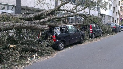 Orkán měl sílu až 181 km/h, u sousedů řádila tornáda!