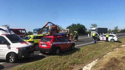 Hasiči při návratu z Hřenska zastavili u vážné nehody, zraněnému řidiči nejspíš zachránili život!