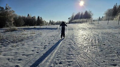 Konec bezohlednosti v b&iacute;l&eacute; stopě? Běžkaři slav&iacute; z&aacute;konnou ochranu, sjezdovky si mus&iacute; poradit samy