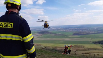 Hasiči během Velikonočního pondělí vyjížděli dvakrát k záchraně paraglidisty