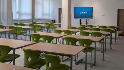 &Scaron;kola Prokopa Hol&eacute;ho v Lounech prokoukla, je i bezbari&eacute;rov&aacute;