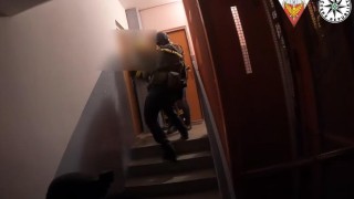 Reprofoto z videa z policejního zásahu.