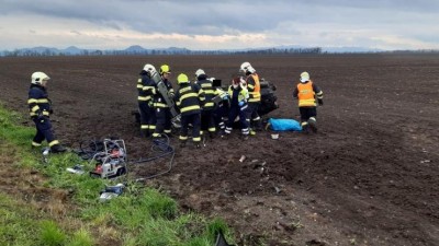 AKTUÁLNĚ: Vážná havárie u Toužetína! Dva zranění, přistál záchranářský vrtulník