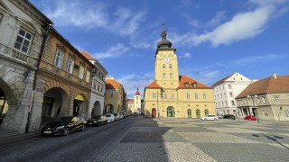 Město Žatec s rekonstruovanou radnicí. Foto: Oldřich Hájek