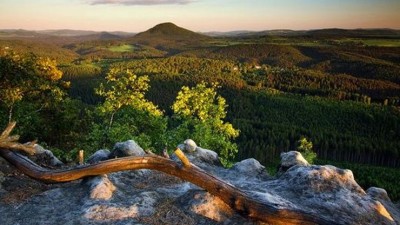 Navštivte České Švýcarsko se slevou a dopravou zdarma! Kraj v rámci pomoci podnikatelům nabízí speciální vouchery