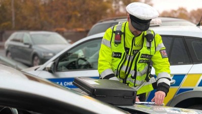 &Scaron;est hř&iacute;&scaron;n&iacute;ků v rukou policie: Na Lounsku &uacute;řadoval alkohol, pervitin i nehoda bagru