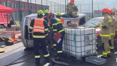 FOTO: Hasiči změřili síly ve vyprošťování osob z havarovaných aut. Zvítězil tým z Bitozevsi