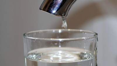 POZOR: Voda v Kryrech je zdraví škodlivá! Část města je odkázaná na cisterny. Kdo za to může?