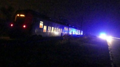 Vlak u Klášterce včera večer usmrtil člověka, provoz na železnici byl zastaven