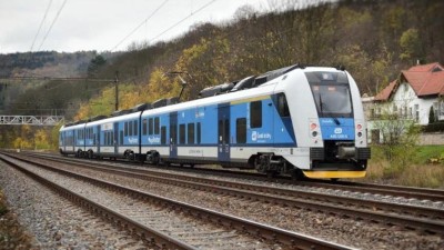 Cestování vlakem v kraji je dnes zkouškou nervů: Na Děčínsku stržená trolej, na Chomutovsku výluky