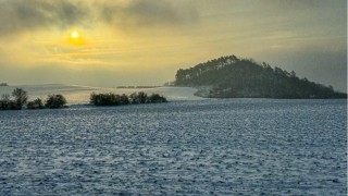 Inverze zachrání zimní atmosféru. Na chvíli. Pak se oteplí. Výrazně. A zřejmě na dlouho