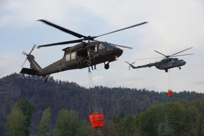 HŘENSKO: Hasiči kontrolovali v noci terén pomocí dronů. Našli několik ohnisek