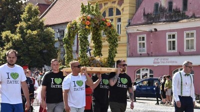 68. Dočesná: Promenáda, chmelová koruna, déšť i roztančené náměstí