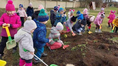 NAPSALI JSTE NÁM: Mateřinka v Dobroměřicích získala stříbrný certifikát v programu Skutečně zdravá škola