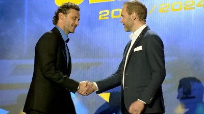 Hokejista Viktor Hübl převzal v Praze cenu za oddanost hokeji. Foto: O2 TV Sport