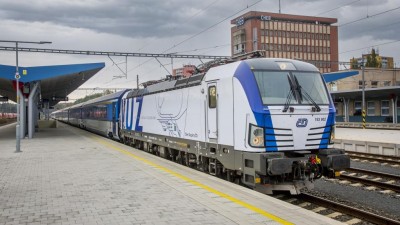 Západ Čech křižují nejmodernější vlaky v České republice: Vectrony, InterJety a RegioPantery