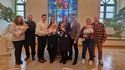 Starosta Radim Laibl přiv&iacute;tal nov&eacute; obč&aacute;nky města Žatce