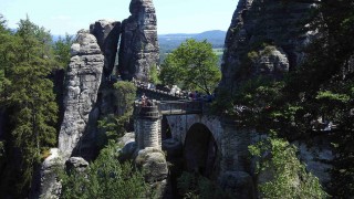 OBRAZEM: Rezervace Bastei a skalní most Basteibrücke je nejnavštěvovanější místo v Saském Švýcarsku. Tento přírodní unikát se jen tak nevidí