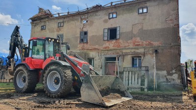 Ve Stebně dnes pomáhalo 27 jednotek hasičů. A zde je seznam věcí, kterými můžete pomoci