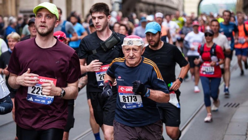 František Večeřa s číslem 8173. Foto: RunCzech.com