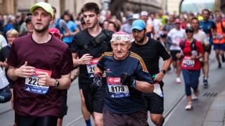 František Večeřa s číslem 8173. Foto: RunCzech.com