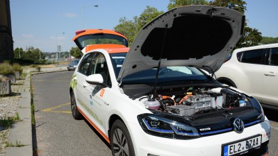 Rostoucí trend registrovaných elektromobilů pokračuje. Za pololetí jich přibylo 3 500