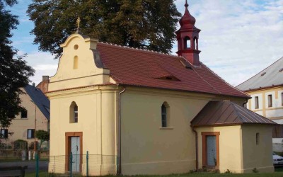 OBRAZEM: Obnova kaple sv. Antonína Paduánského v Malé Černoci je opravena. Zpět je i zvon