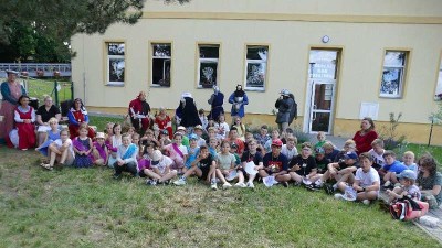 Pohádkové pasování v Bitozevsi: Děti se staly budoucími školáci a rozloučily se s páťáky