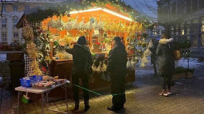 OBRAZEM: Z vánočního parku v Chomutově jsou lidé nadšení! Zájmu se těší i ledové kluziště